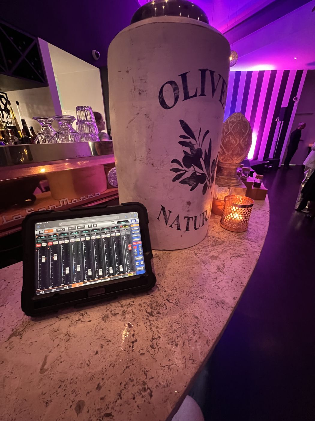 Discreet iPad mixing from a table at Noosa Waterfront Restaurant